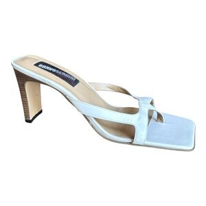 NWOB! Vintage Bravo Sergio "Lucy" Y2K White Leather Wood Detal Heel Womens Siz…